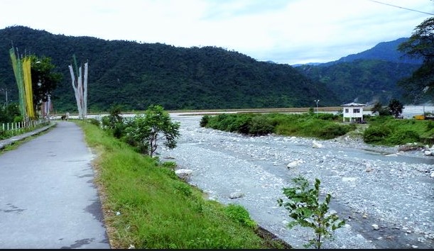 toorsa river in phuentsholing